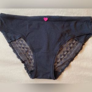 - New! Vs valentines cotton/lace limited edition panty